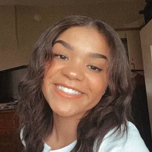 Meet your Posher, Deanna